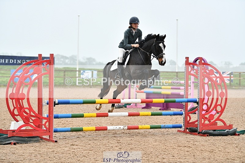 241102A-110835-04201 - SAT Cls 9 British Novice and 90cm Open