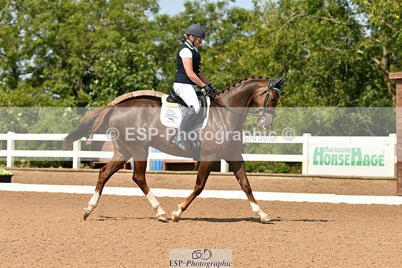 250817-130039-09797 - 214-Verity.PerryVogue