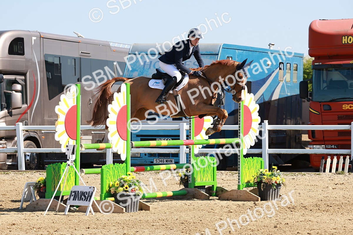 SBM_004411 - Class 17 - Senior Newcomers - 1.10m