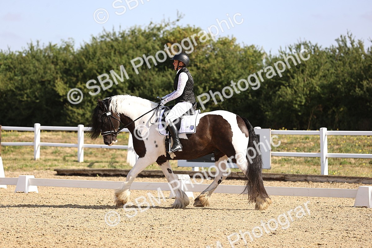 SBM_008619 - Novice 5 - 08.30-9.33
