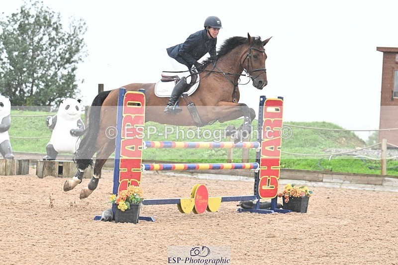 251003-123513-00767 - Cls 2 Newcomers and 1.10m