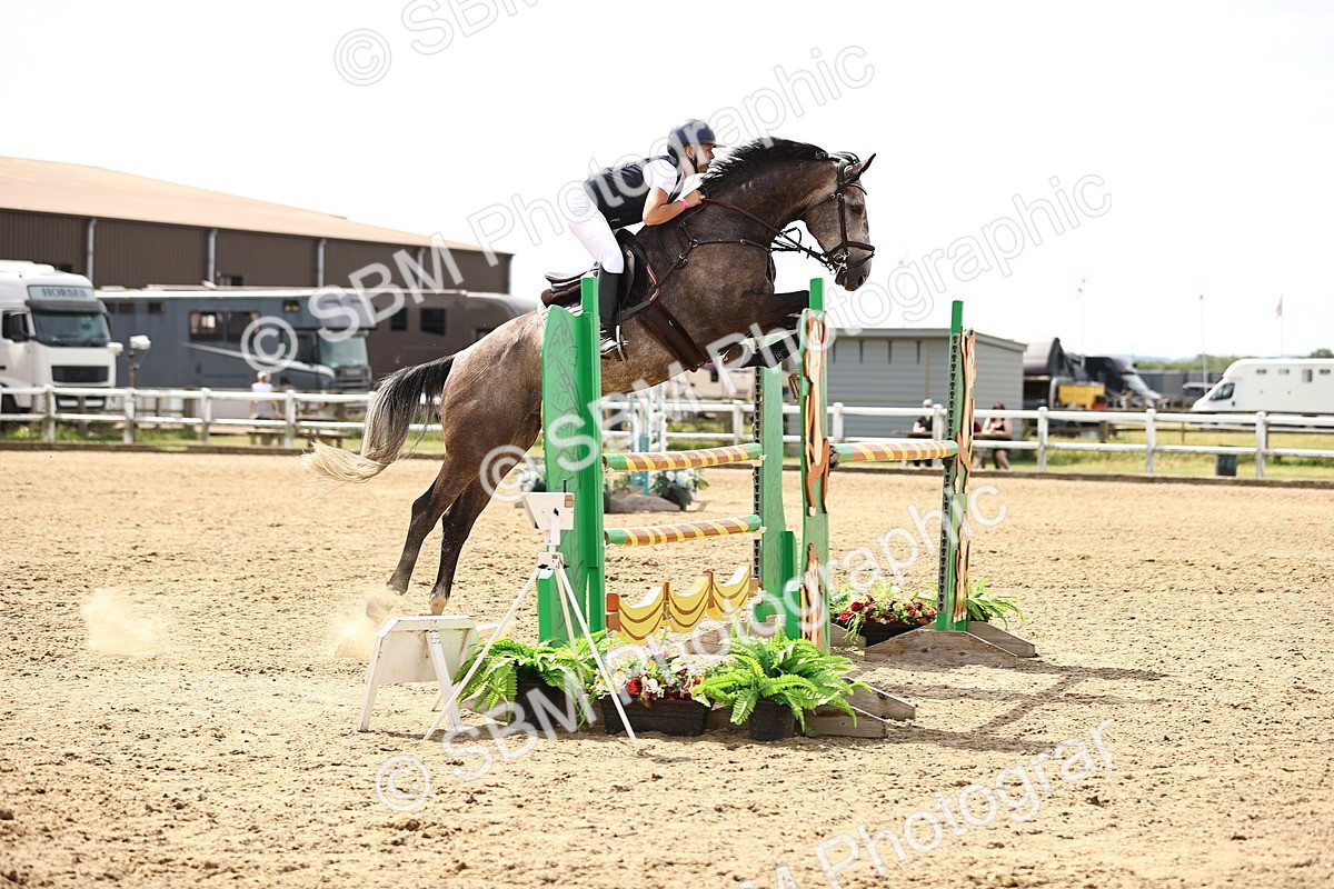 SBM_000519 - Class 15 - Redpost Equestian Senior Foxhunter - 1.20m