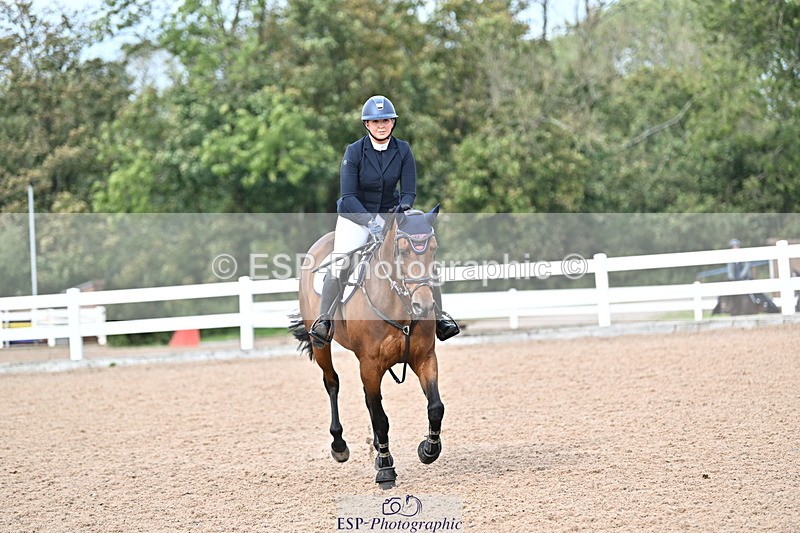 241004A-140727-02481 - Fri 11 1.10m amateur Quals