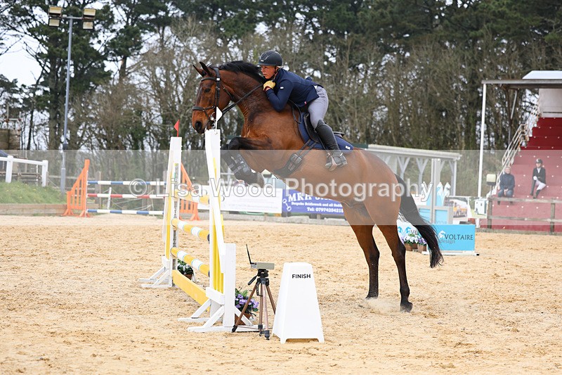 3E7A7840 - Class 9: Senior Foxhunter/1.20 open