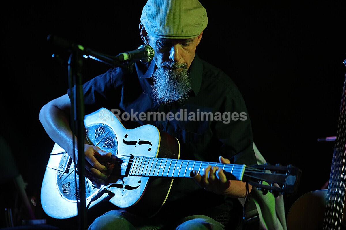 FOLK N BLUES-552 - FOLK and BLUES SEPT 2022