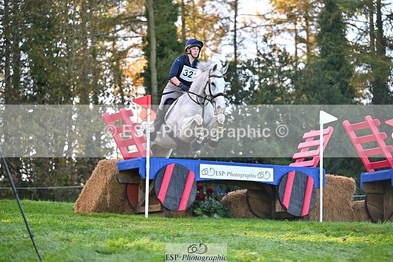 241026-101437-11127 - 321-Hannah.Underhill-DONBEG.GREY