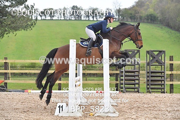 BPP_5823 - CLASS 24 SUN Senior British Novice/ 90cm Open