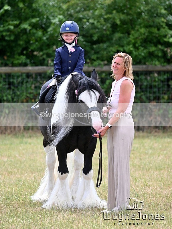 WJ6_8630 - Nancy & Churchill's first Show 22-06-25