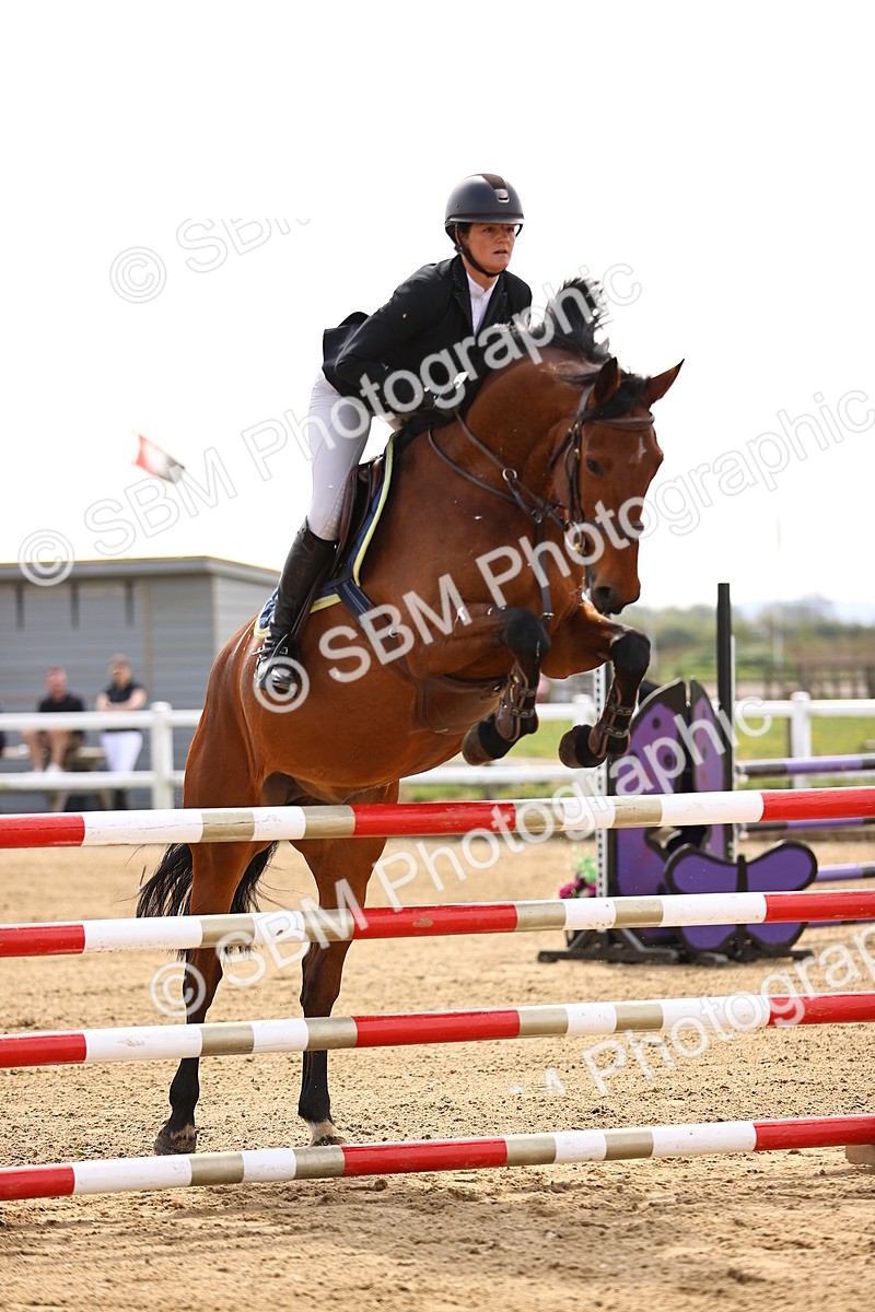 SBM_002282 - Class 11 - Senior newcomers - 1.10m