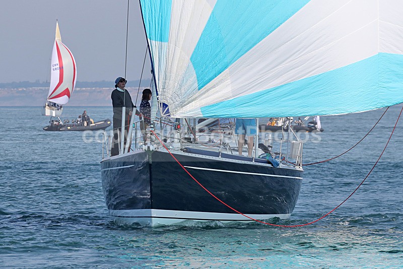 180707 UNNAMED BLUE AND WHITE SPINNAKER  2F7A6466 - ROUND THE ISLAND 2018