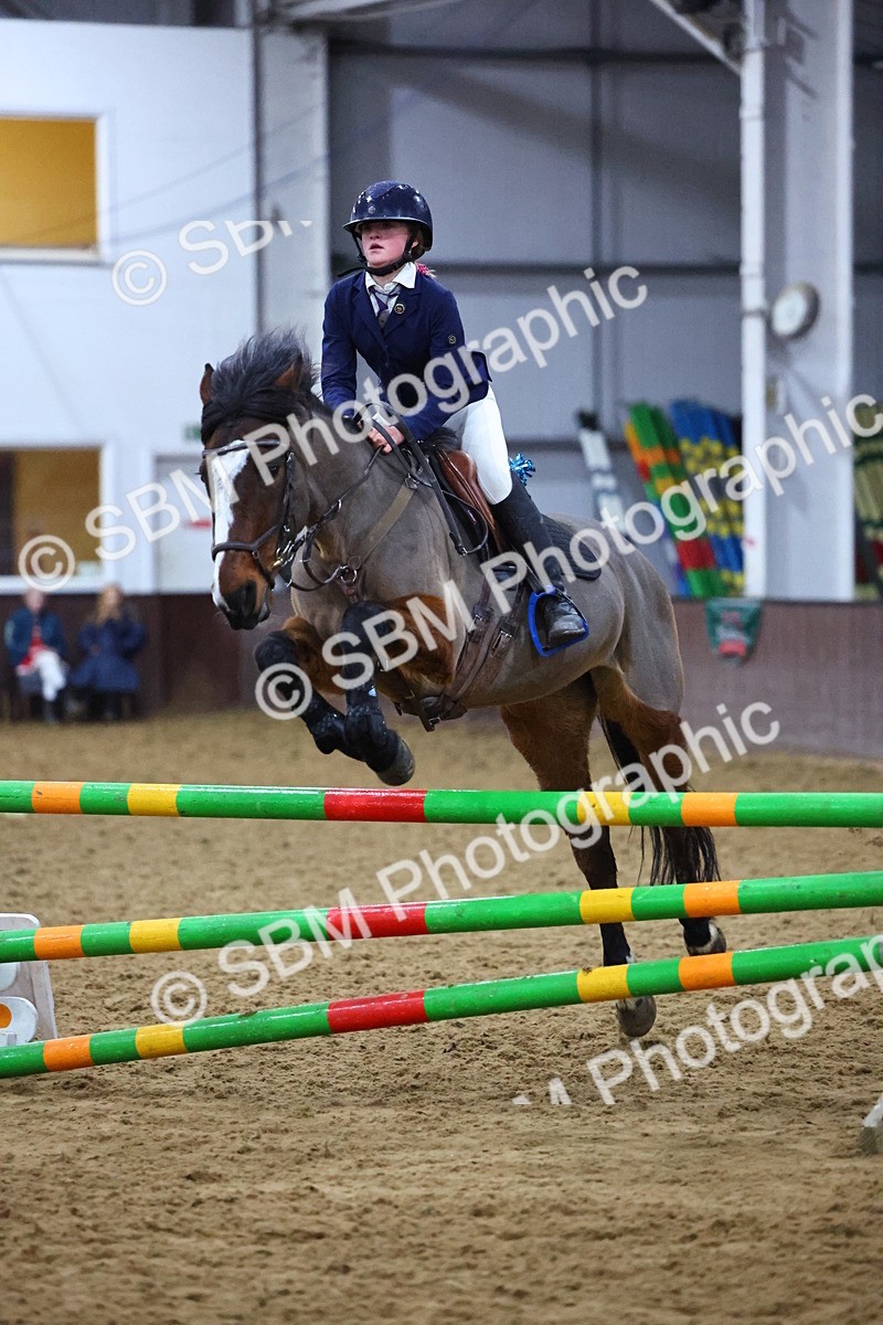 SBM_002814 - Class 6 - Holly & Ivy Stakes - 90cm