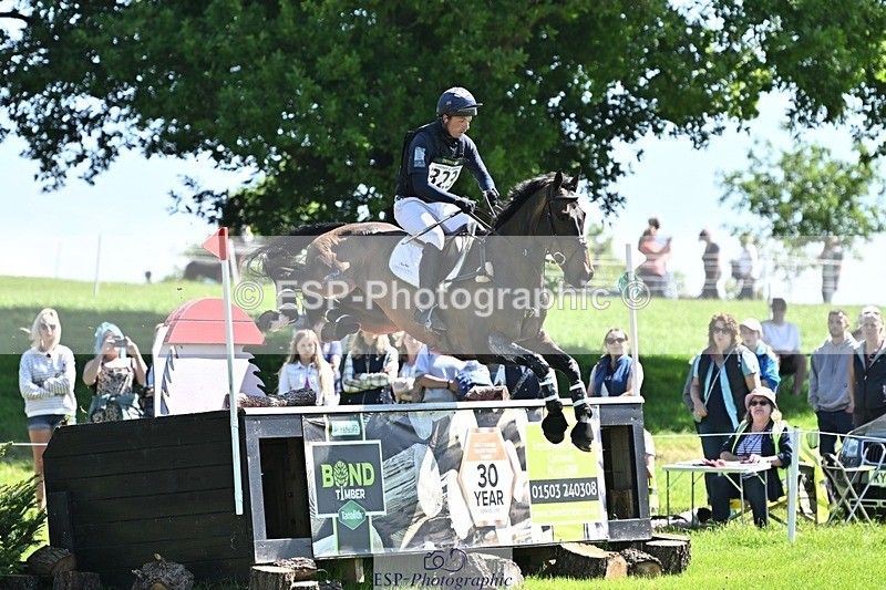 240525-105555-12126 - 323-EMERALD_ENDEAVOUR-Harry_Dzenis