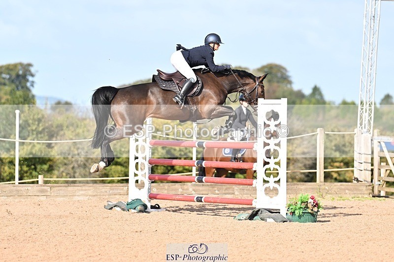 251005-104752-02865 - Cls 15 Foxhunter and 1.20m