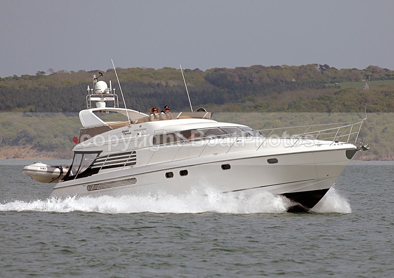 140504 OCEAN TIGRESS FAIRLINE SQUADRON WT7A9840 - Flybridge Cruisers