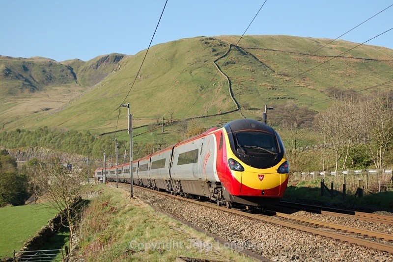 28.4.11 3900xx 06.30 Glasgow - London Euston, Low Borrow Bridge - West Coast Main Line (north to south)