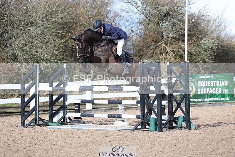 240223A-115907-01030 - Cls 4 Snr 1.05m Open