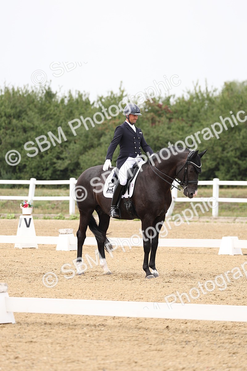 SBM_007595 - Class 9 - FEI INT I - 14.57-15.45