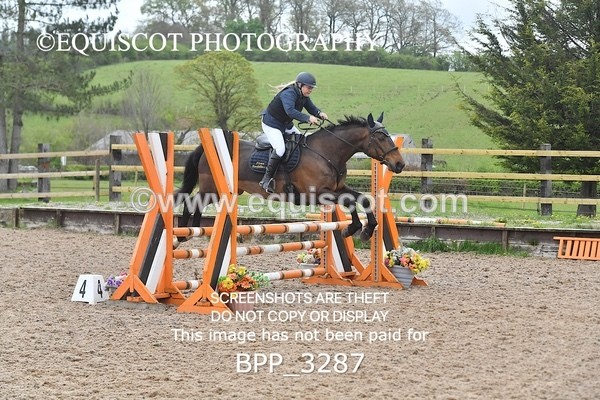 BPP_3287 - CLASS 14 SUN Senior BritiNovice/ 90cm Open