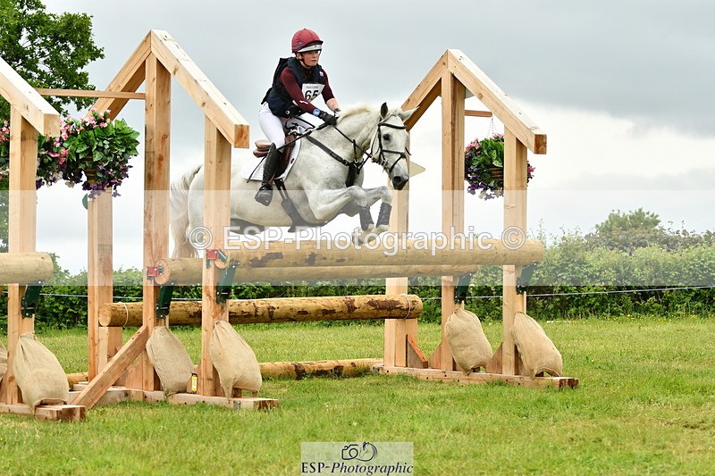 250524A-104926-09217 - A-065-Beatrice.Montgomerie-JAG.WOMANIZER.LADY