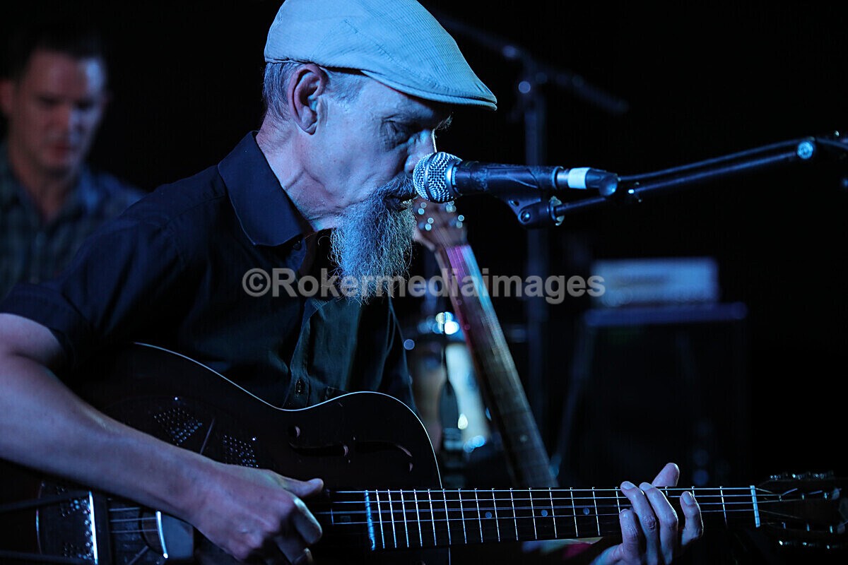 FOLK N BLUES-565 - FOLK and BLUES SEPT 2022