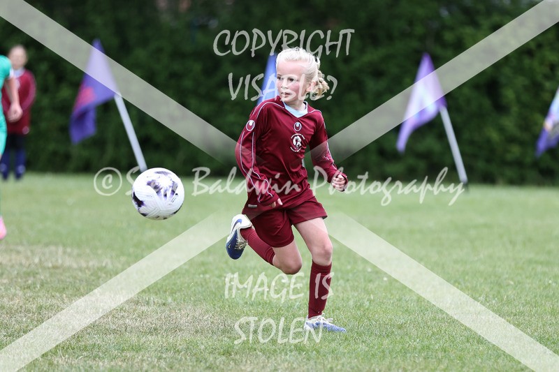 1DX31900 - Covingham Park V Tadpole Farm