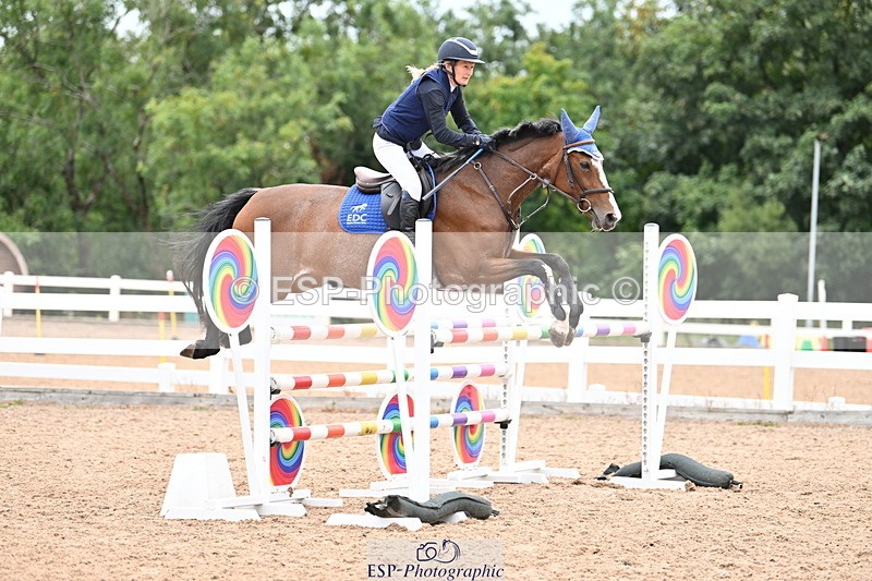 250820B-132142-00770 - Cls 4 Newcomers and 1.10m Open