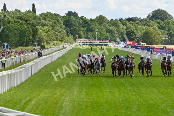 140625-Race 4-Hucklesbrook-9505 - Race 4 3.35pm Churchill Tyres Supporting Macmillan Sprint Handicap
