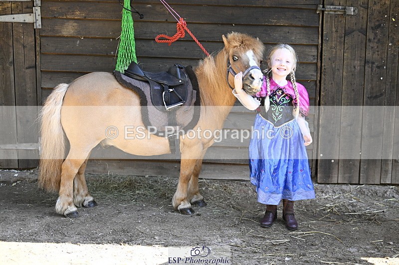 240728B-093340-00058 - Sunday Stable Shots and Fancy Dress