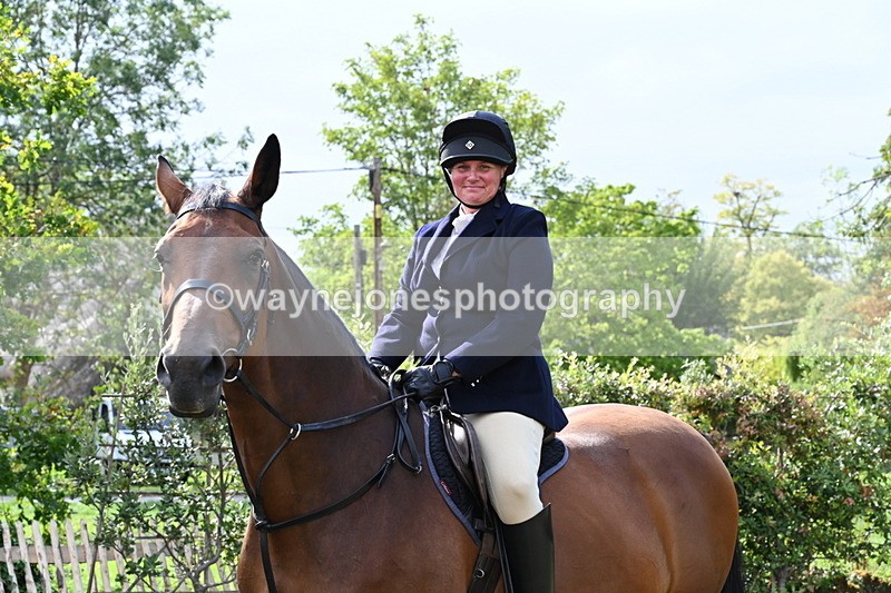 WJ6_3216 - Berks & Bucks - The Old farmhouse - Hound Exercise 20-08-25
