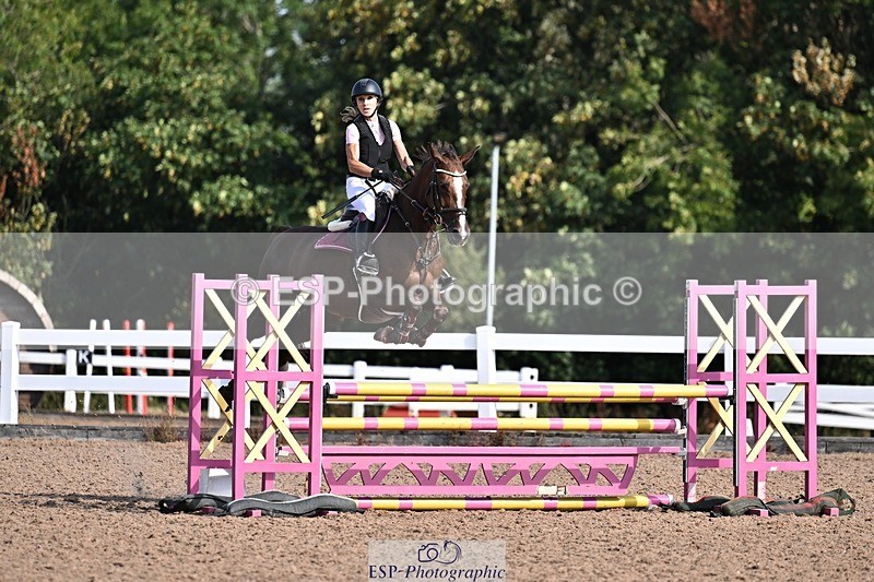 260812-095618-00129 - Cls 2 British Novice and 90cm