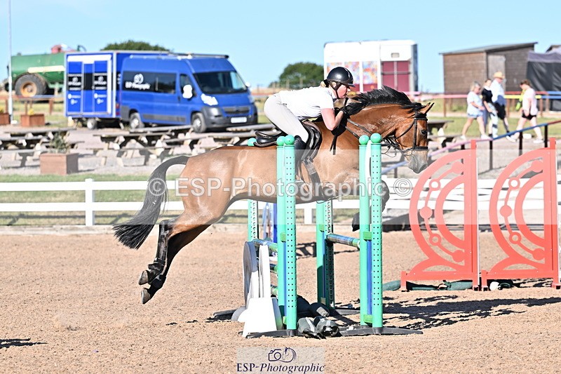 250708A-183640-00595 - 90cm Classes