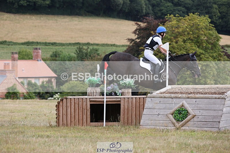 250802A-121557-03466 - B-075-Laura.Pritchard-SILKY