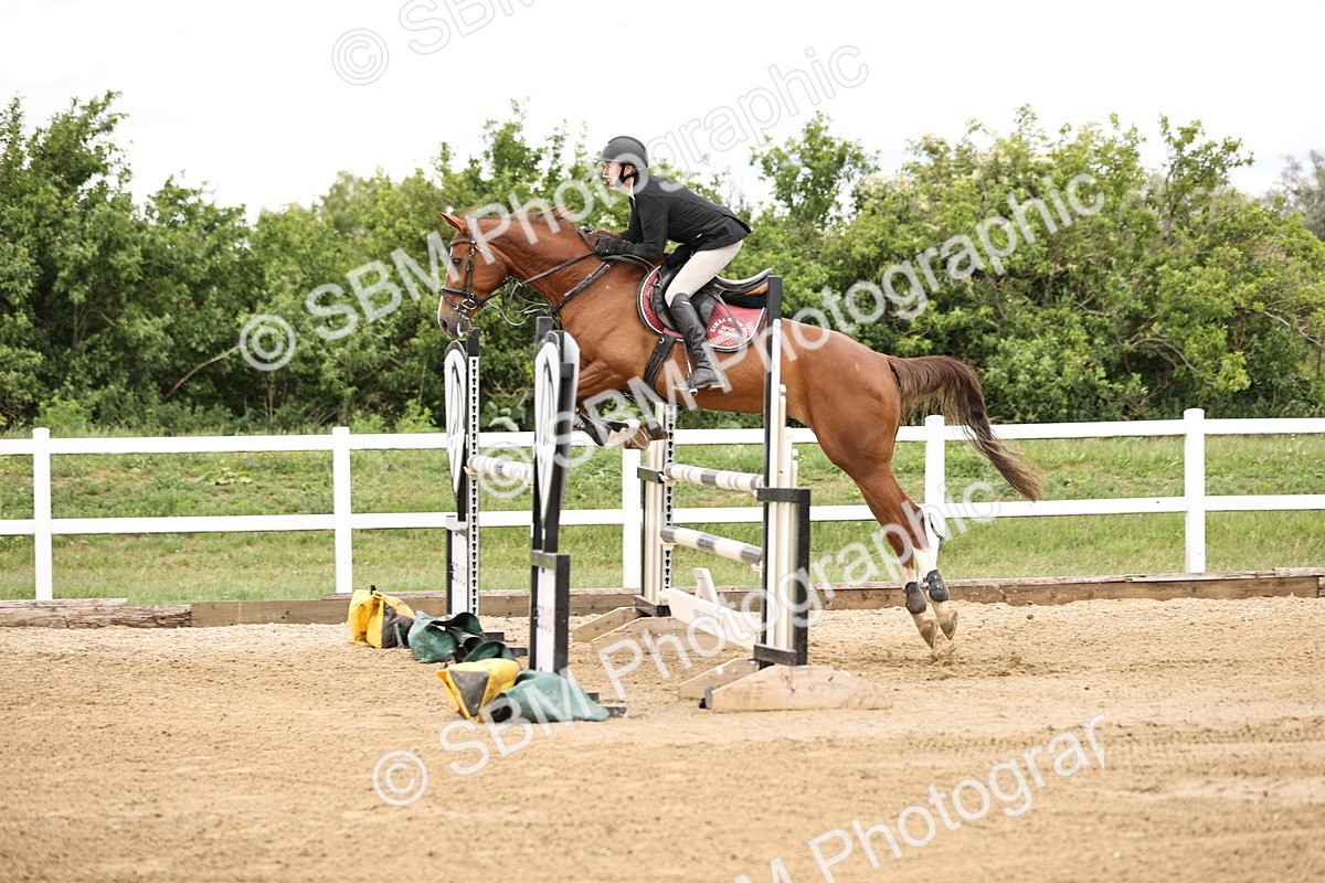 SBM_002972 - Class 11 - Senior Newcomers - 1.10m