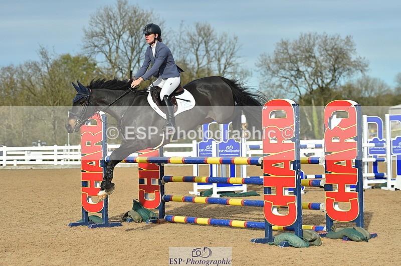 231111A-131204-02070 - Cls 12 Newcomers & 1.10m Open