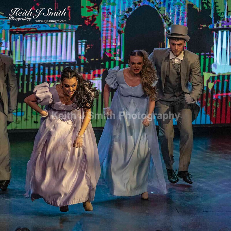 6KJS0306 - Ambition show team