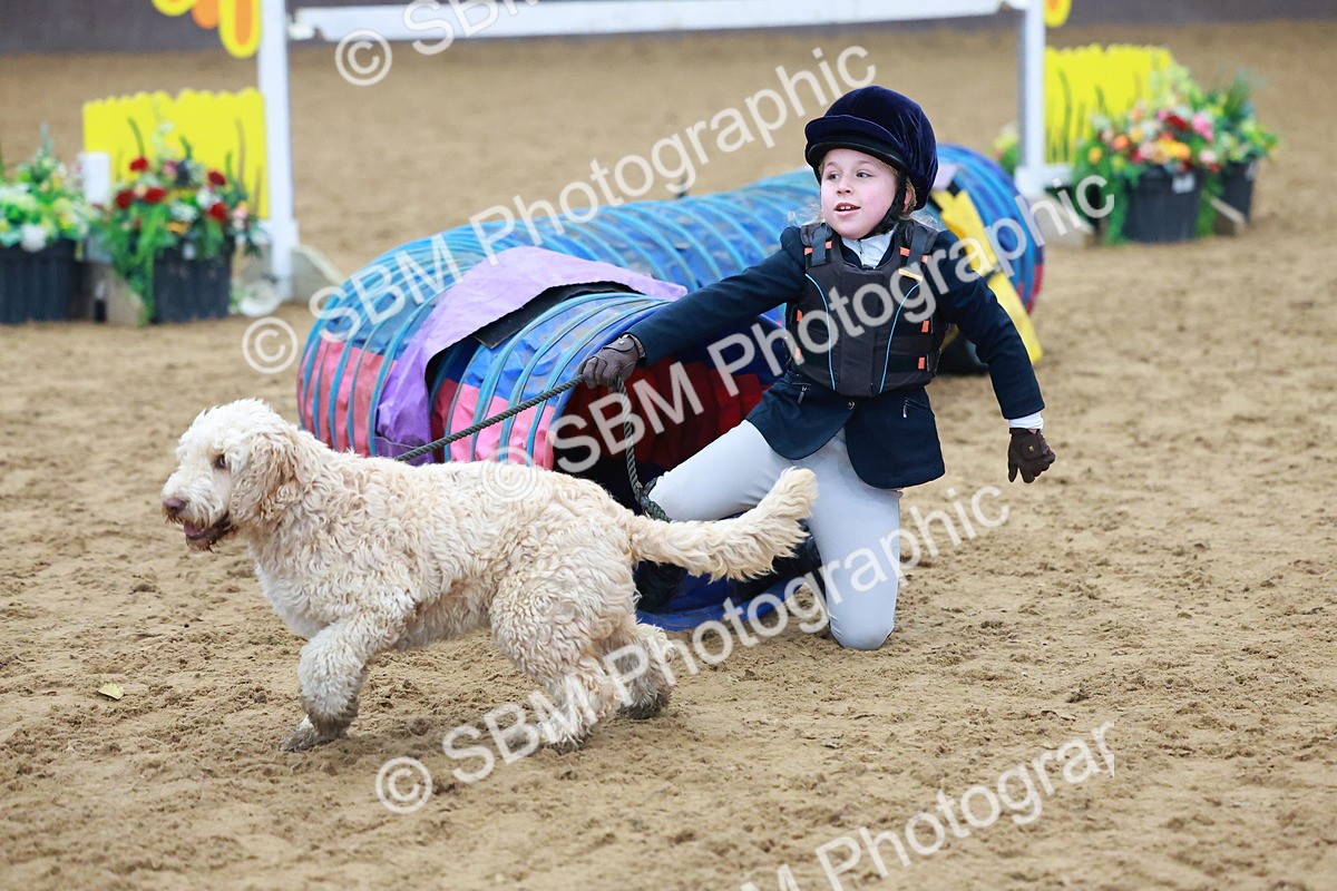 SBM_001592 - Class 3 - Horse & Hound (60cm)