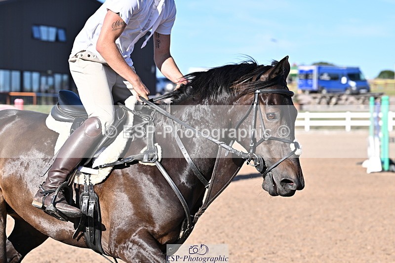 250708A-183530-00589 - 90cm Classes