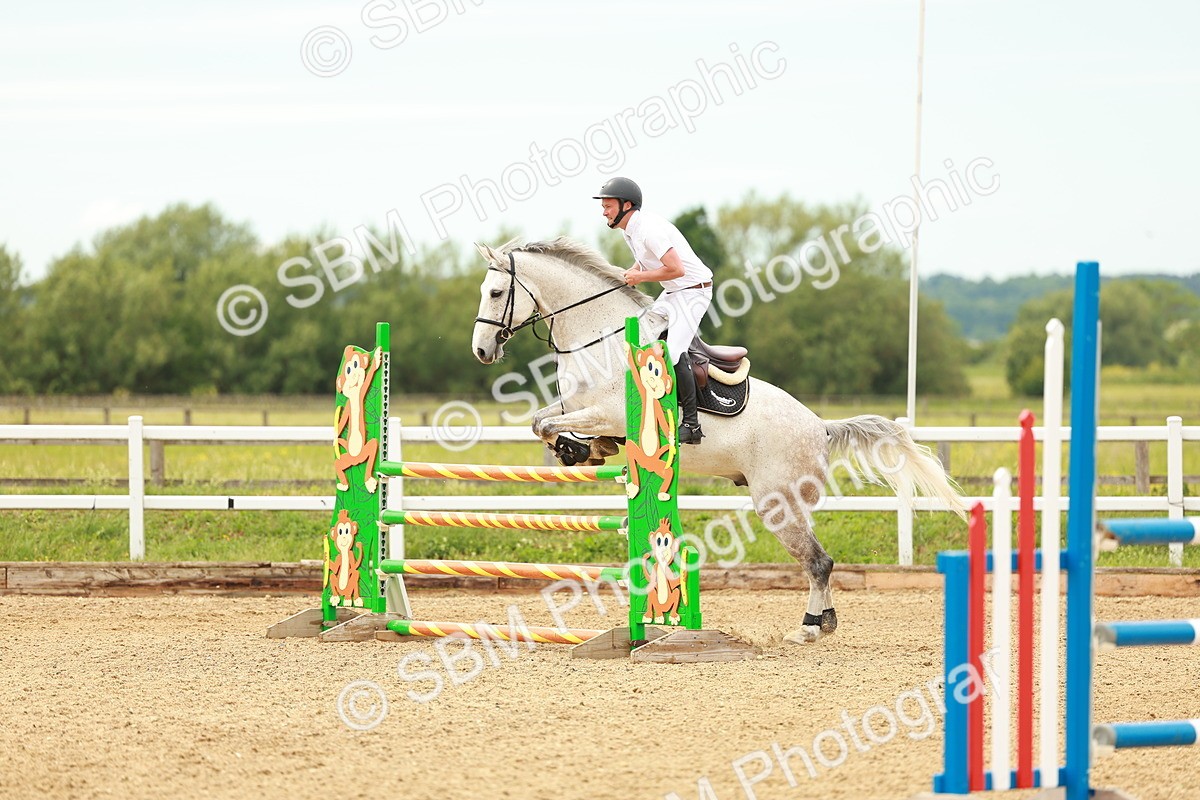 SBM_002072 - Class 4 - Senior Newcomers - 1.10m