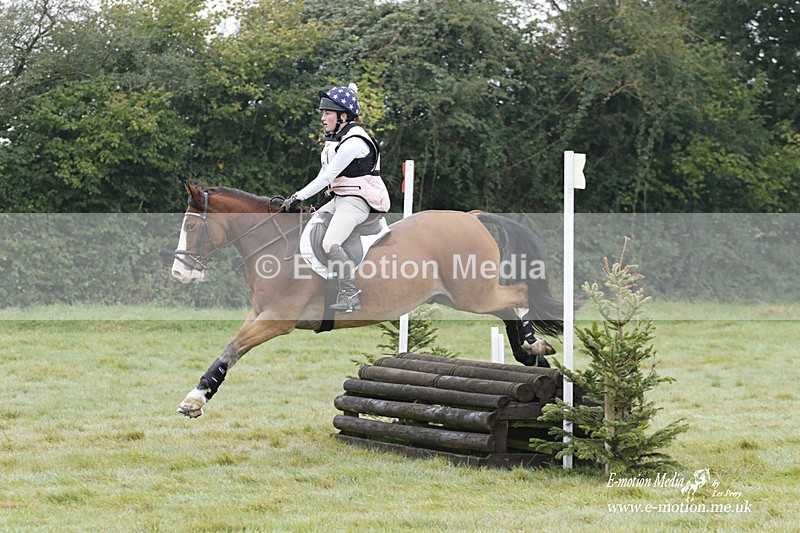 WWHT 171021 0502 - Novice Restricted (0.80m)  17/10/21