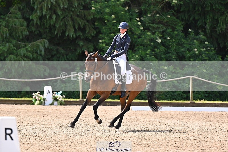 250523A-114212-06639 - C-274-Bizzy.Loffet-LONGBROOK.CHILLI.FLOWER