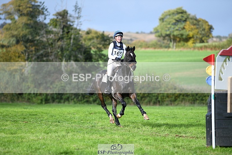 251024A-132325-12011 - B-165-Chloe.Pearson