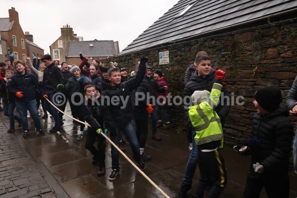 DAD_2007 - Stromness Yule Log Pull