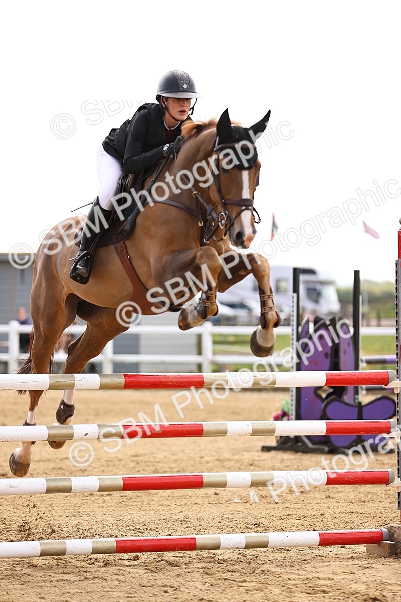 SBM_002421 - Class 11 - Senior newcomers - 1.10m