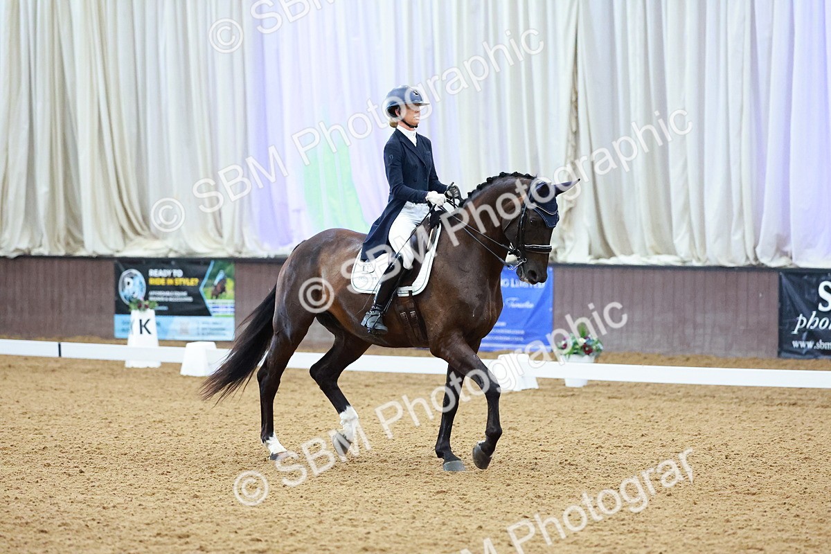 SBM_007074_Class 9 - FEI INT II - 1533-1635 - Isobel