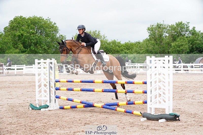 250524-115320-06461 - Cls 21 A&B Snr Disco & 1.00m Open