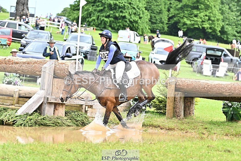 240525-144343-16041 - 203-OAKPORT_WEST_COAST_EXPRESS-Emma_Wilkes