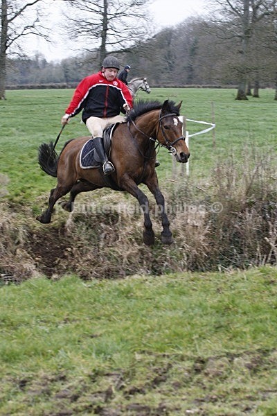 _MGN0686 - Summerhill Chase 2012