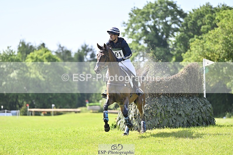 240525-093346-11939 - 301-CAMOUFLAGE-Alexander_Bragg