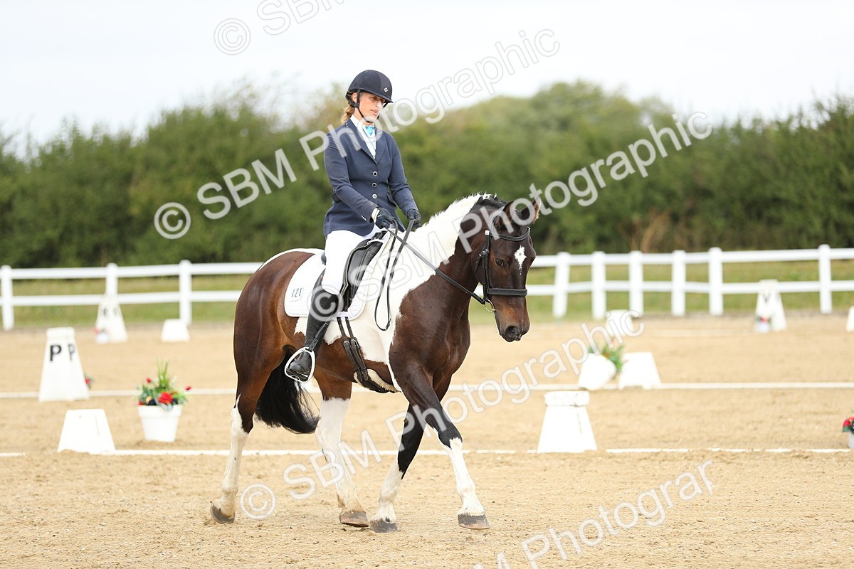 SBM_016385 - Class 13 - Novice 23 - 11.25-12.35