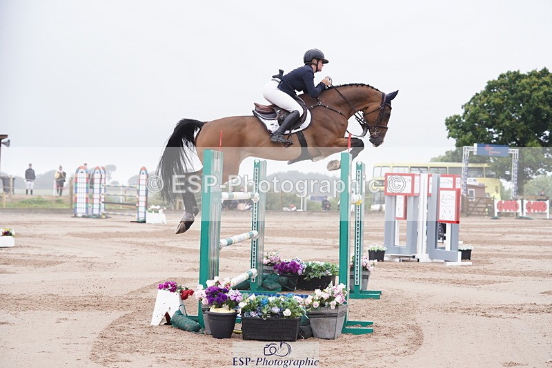 240720A-113002-14331 - Cls 3, 3 Star Small Tour 1.40m